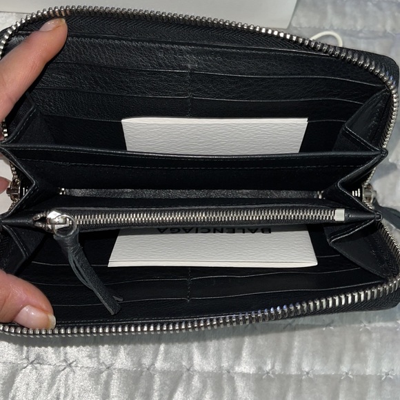 Balenciaga wallet preloved excellent condition black leather full set. - Picture 7 of 12